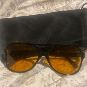 Black Aviator Sunglasses with yellow lens